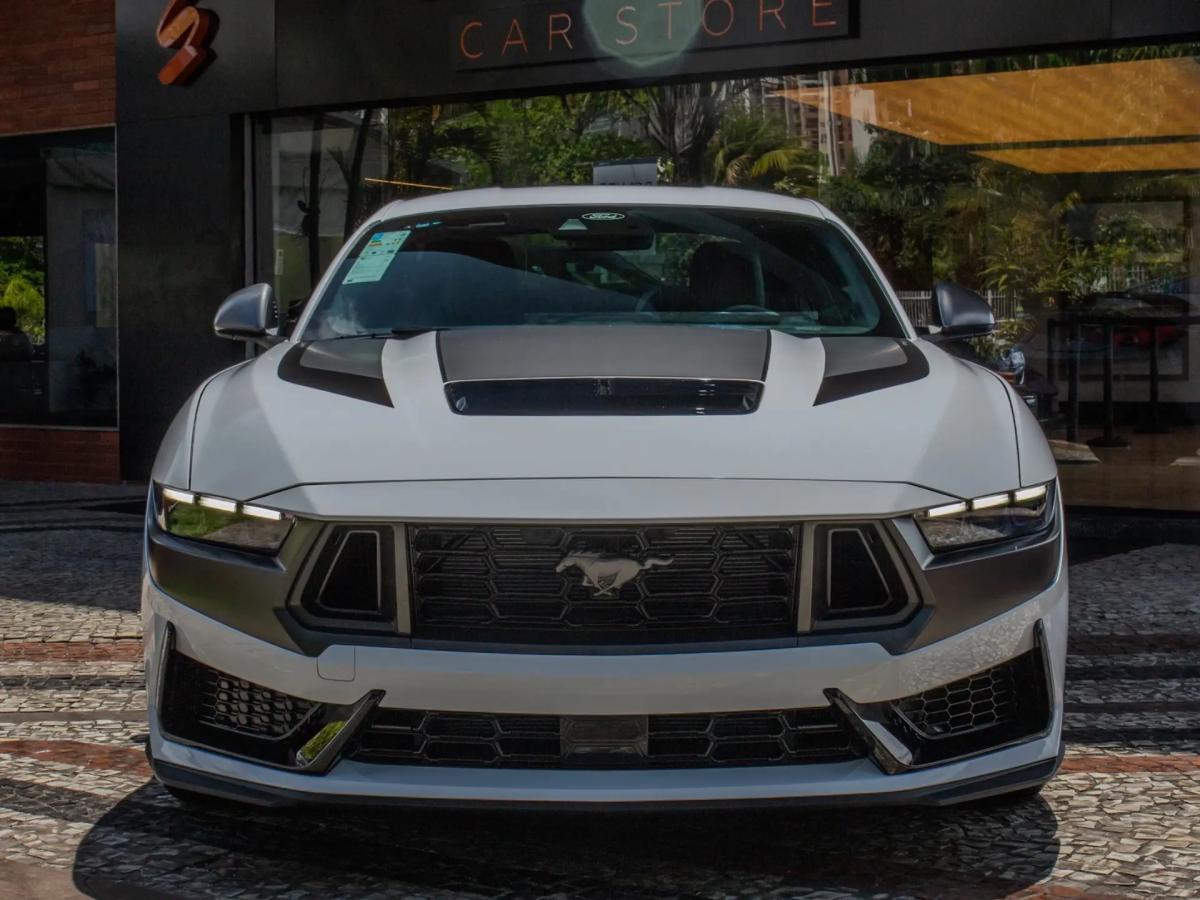 Mustang Dark Horse